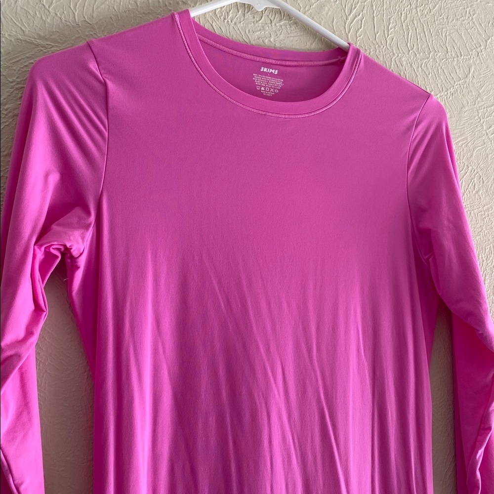 SKIMS Fits Everybody Long Sleeve Crew Neck Maxi Dress, Neon Orchid Pink, Size L - Picture 10 of 14